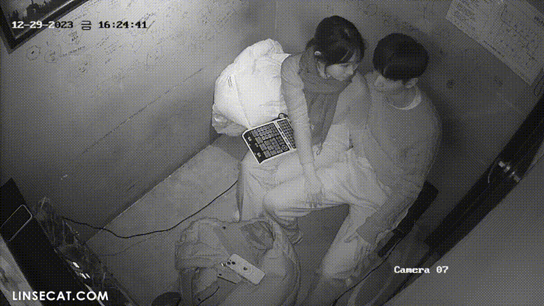 b26d6f21daee7275f0b71e22144b1e63_1730453551_2637.gif