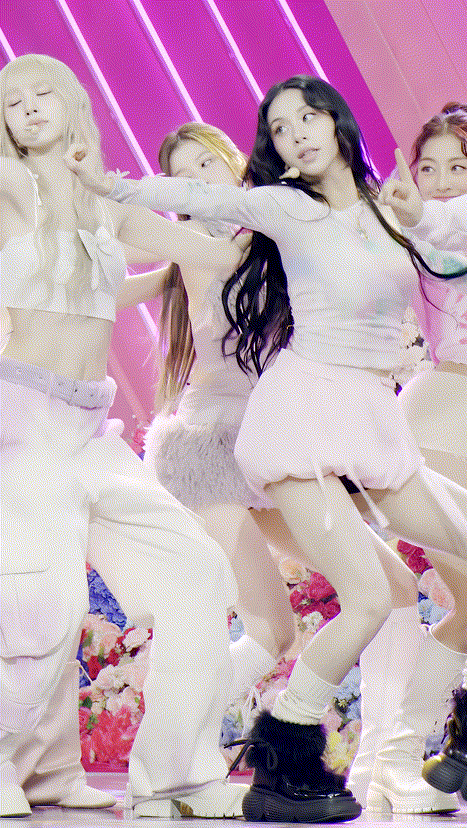 1ad954721de8ac79820abeb2171a6990_1734254792_5171.gif