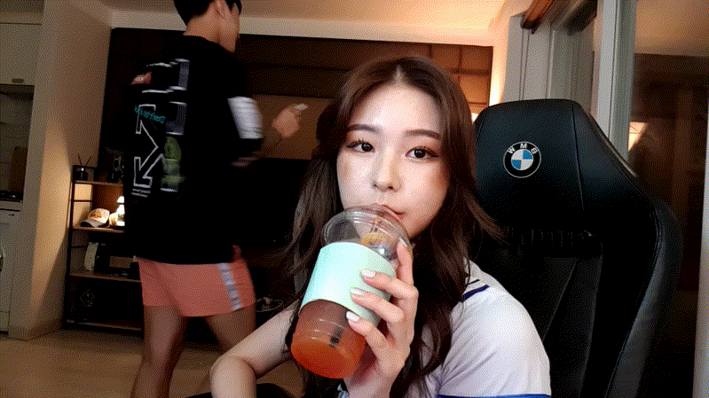 58834b1bcb4146f3856a79b01cfa6705_1733822516_9233.gif