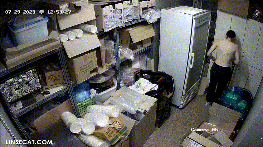 8246170e77f9e306d65a565ca3f1afa3_1734854079_5424.gif
