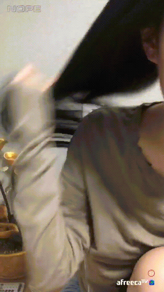 df4a93c26a5e73e42b30b8f45ec5c6b0_1735116135_7293.gif