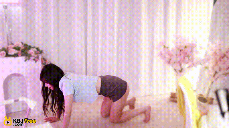 fee3b01d976d976e1d87ab1c2e472d64_1735895442_2303.gif