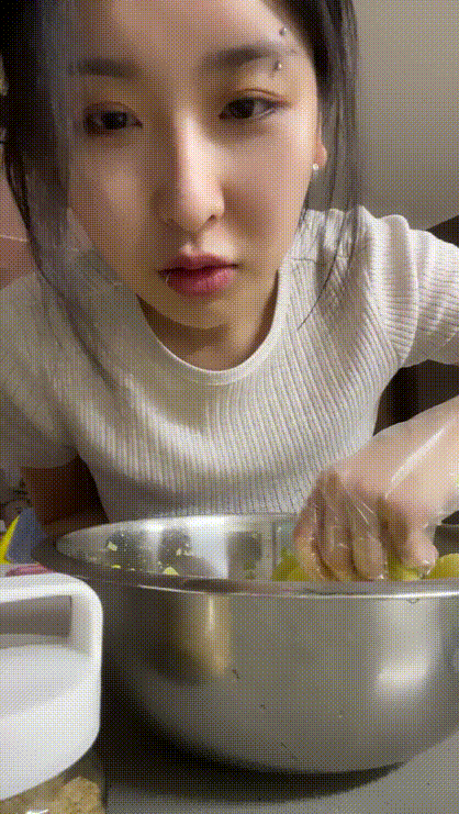 7e7bb20bf3dfe9c893952cdd5ad2372e_1744702695_077.gif