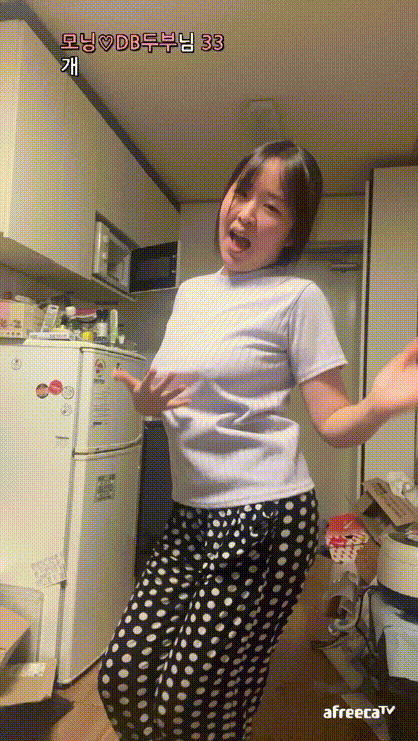 519c77ba529bc6ab874a8377e01ac69a_1747290661_1582.gif